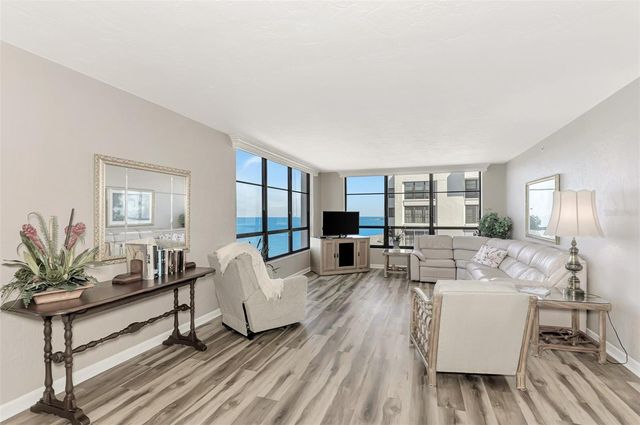 631 ALHAMBRA ROAD 1004, Venice, FL 34285