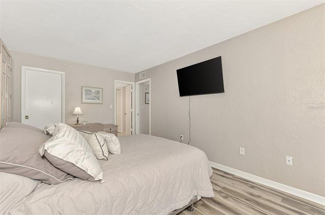 631 ALHAMBRA ROAD 1004, Venice, FL 34285