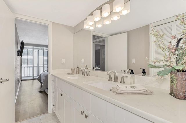 631 ALHAMBRA ROAD 1004, Venice, FL 34285