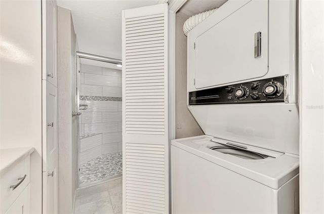 631 ALHAMBRA ROAD 1004, Venice, FL 34285