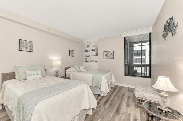 631 ALHAMBRA ROAD 1004, Venice, FL 34285