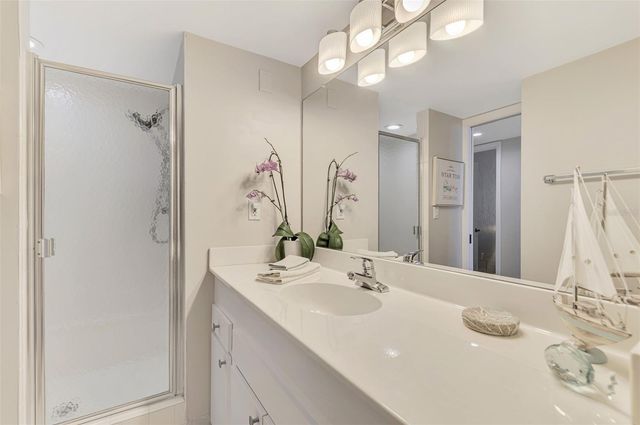 631 ALHAMBRA ROAD 1004, Venice, FL 34285