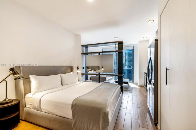 398 NE 5th St 2116, Miami, FL 33132