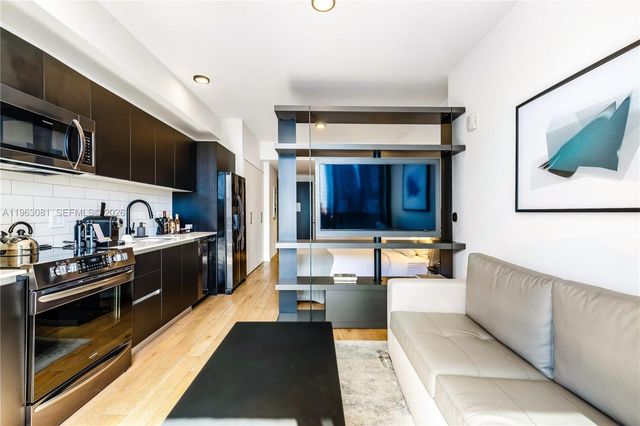 398 NE 5th St 2116, Miami, FL 33132