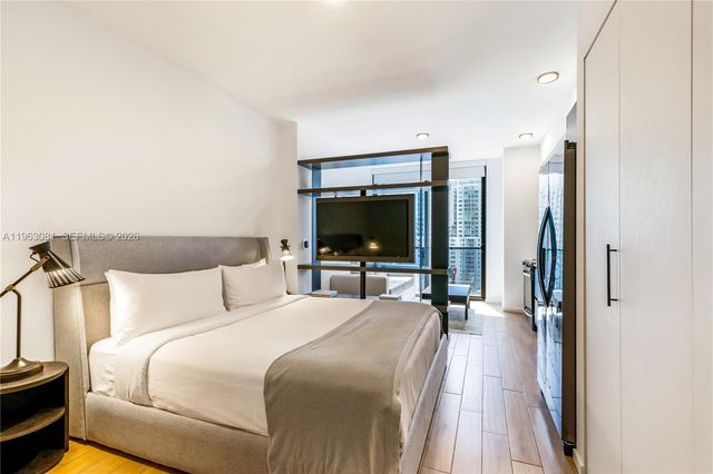 398 NE 5th St 2116, Miami, FL 33132