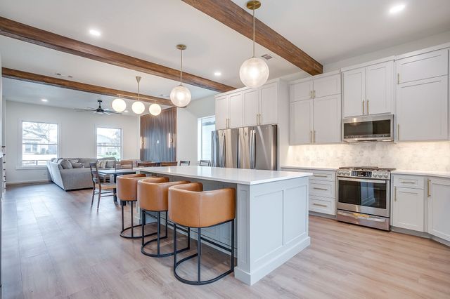 2705 Gordon Avenue, Fort Worth, TX 76110