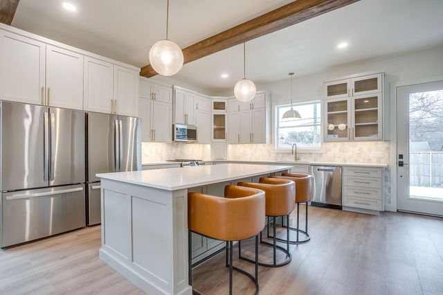 2705 Gordon Avenue, Fort Worth, TX 76110