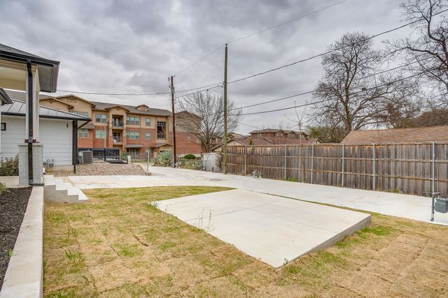2705 Gordon Avenue, Fort Worth, TX 76110