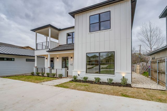 2705 Gordon Avenue, Fort Worth, TX 76110