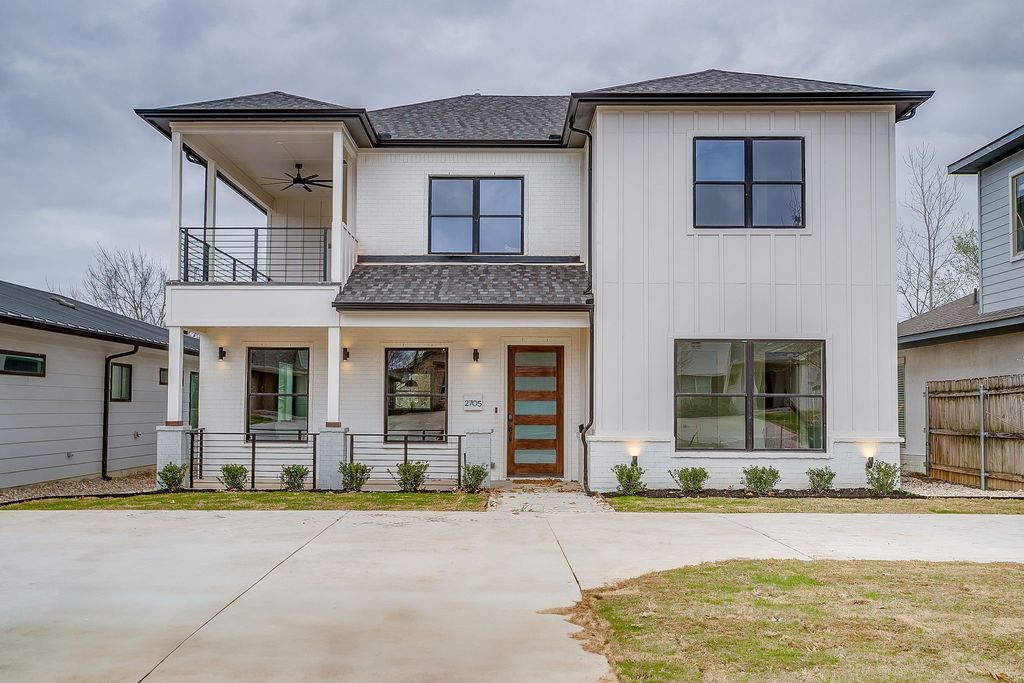 2705 Gordon Avenue, Fort Worth, TX 76110