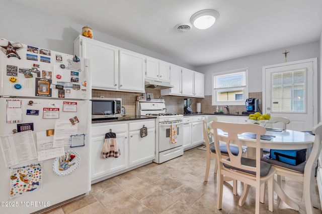 9 Morongo Court, Toms River, NJ 08757