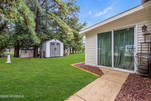 9 Morongo Court, Toms River, NJ 08757