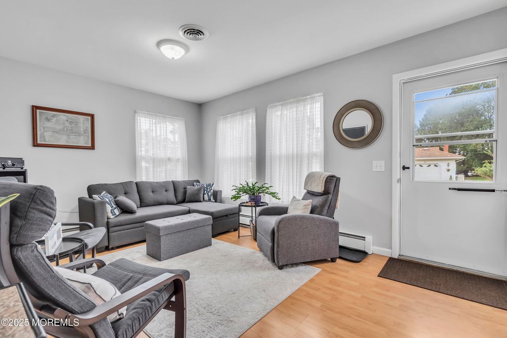 9 Morongo Court, Toms River, NJ 08757