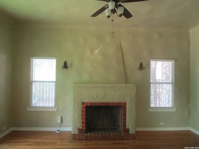 411 W Elsmere Pl, San Antonio, TX 78212