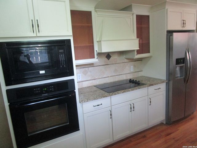 411 W Elsmere Pl, San Antonio, TX 78212