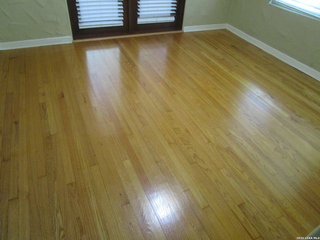 411 W Elsmere Pl, San Antonio, TX 78212