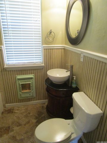 411 W Elsmere Pl, San Antonio, TX 78212