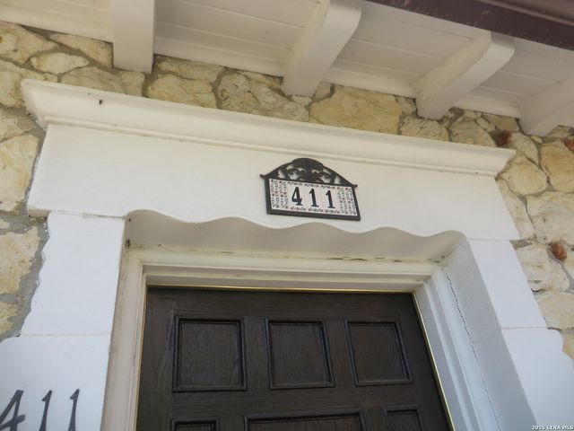 411 W Elsmere Pl, San Antonio, TX 78212