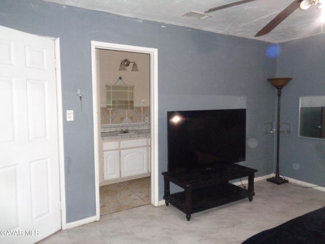 2825 W 28th Street, Rosamond, CA 93560