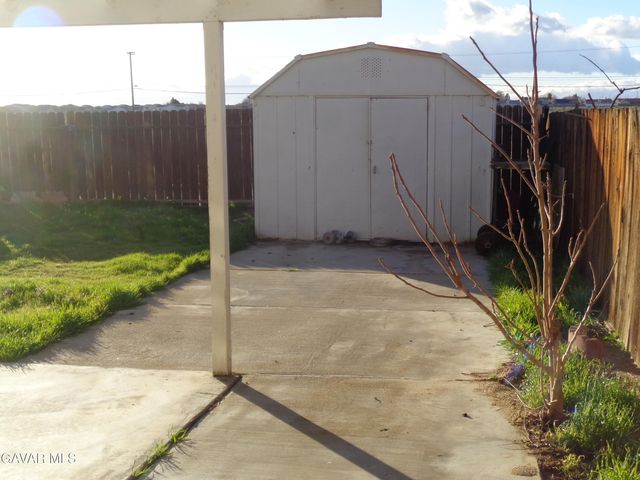 2825 W 28th Street, Rosamond, CA 93560