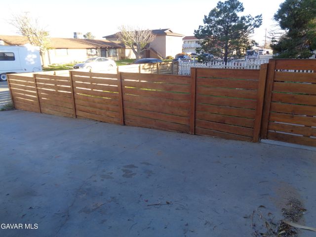 2825 W 28th Street, Rosamond, CA 93560