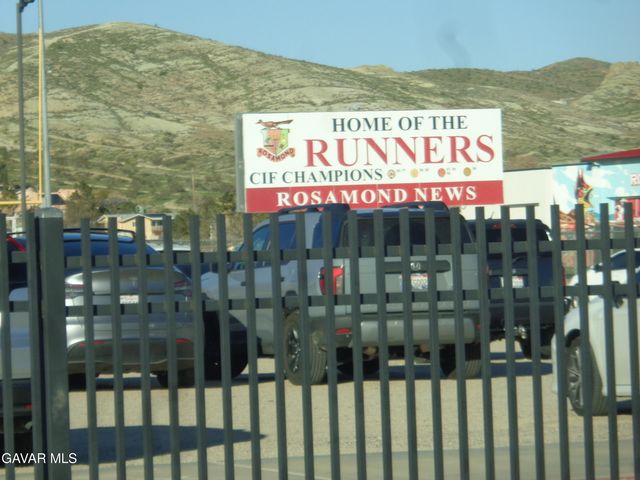 2825 W 28th Street, Rosamond, CA 93560