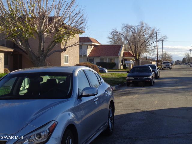 2825 W 28th Street, Rosamond, CA 93560