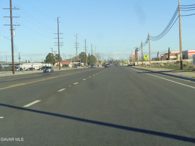 2825 W 28th Street, Rosamond, CA 93560