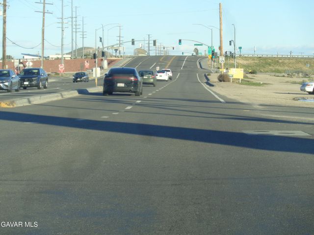 2825 W 28th Street, Rosamond, CA 93560