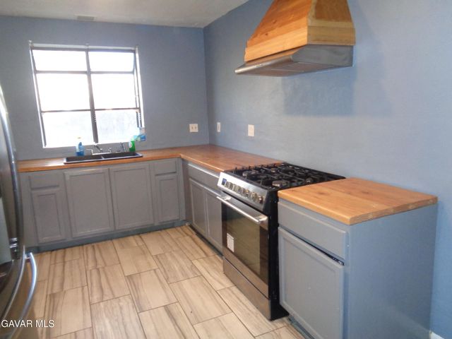 2825 W 28th Street, Rosamond, CA 93560