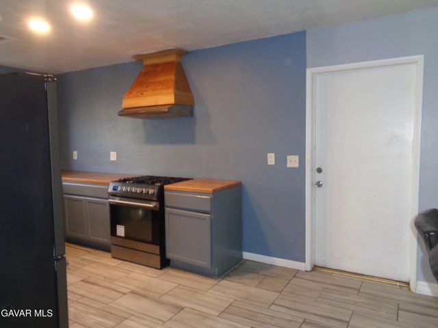 2825 W 28th Street, Rosamond, CA 93560