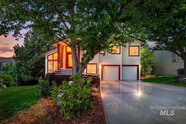 2682 N Peregrine Pl, Boise, ID 83702 property photo