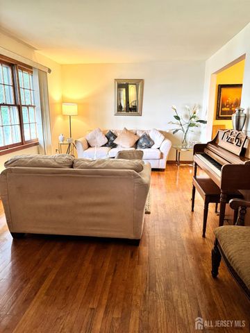 127 Hillcrest Avenue, Edison, NJ 08817