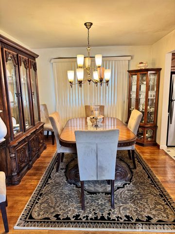 127 Hillcrest Avenue, Edison, NJ 08817