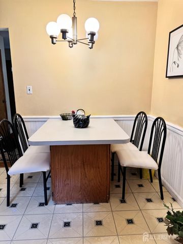 127 Hillcrest Avenue, Edison, NJ 08817