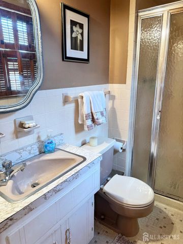 127 Hillcrest Avenue, Edison, NJ 08817