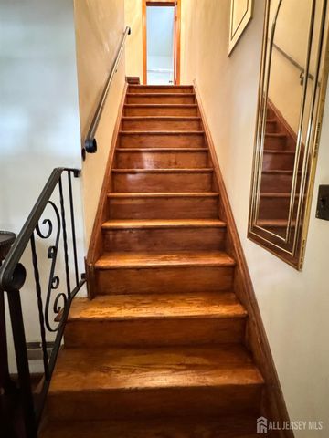 127 Hillcrest Avenue, Edison, NJ 08817