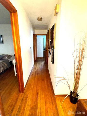 127 Hillcrest Avenue, Edison, NJ 08817