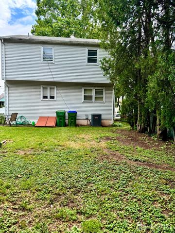 127 Hillcrest Avenue, Edison, NJ 08817