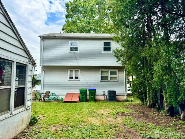 127 Hillcrest Avenue, Edison, NJ 08817