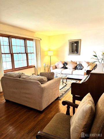 127 Hillcrest Avenue, Edison, NJ 08817