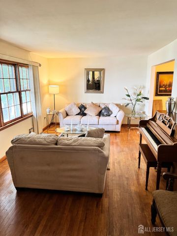 127 Hillcrest Avenue, Edison, NJ 08817