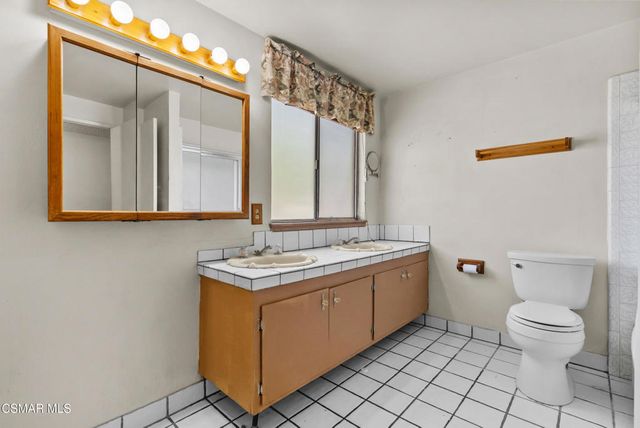 1163 Sycamore Drive, Simi Valley, CA 93065