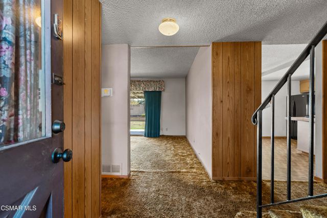 1163 Sycamore Drive, Simi Valley, CA 93065