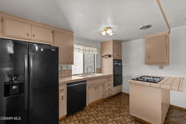 1163 Sycamore Drive, Simi Valley, CA 93065