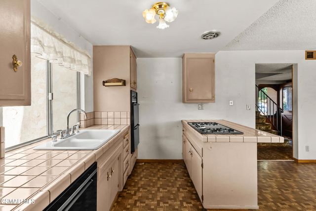 1163 Sycamore Drive, Simi Valley, CA 93065