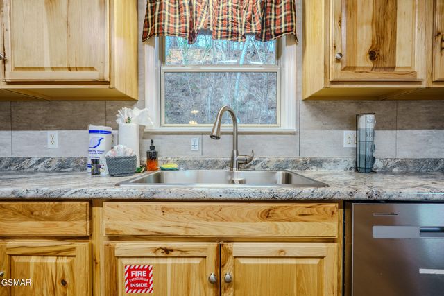 1430 A M King Way, Sevierville, TN 37876