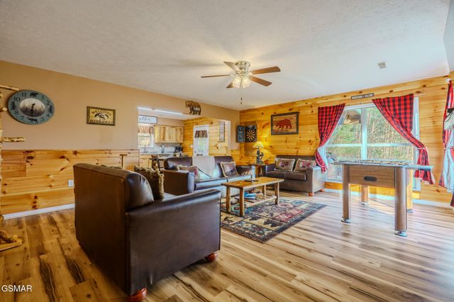 1430 A M King Way, Sevierville, TN 37876