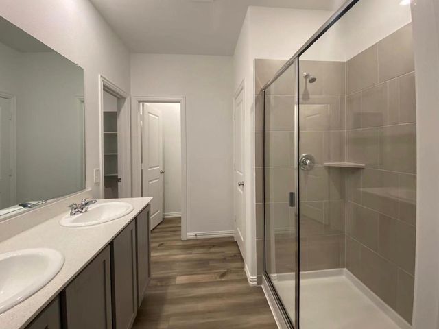 5452 Montrose Drive, Forney, TX 75126