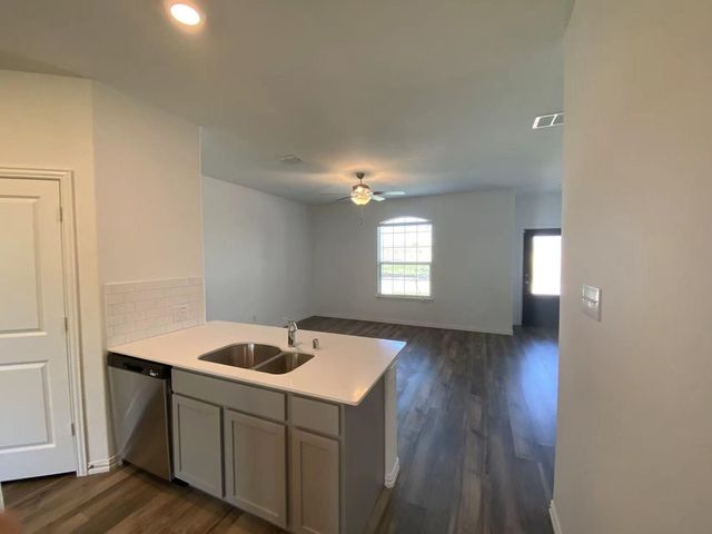 5452 Montrose Drive, Forney, TX 75126